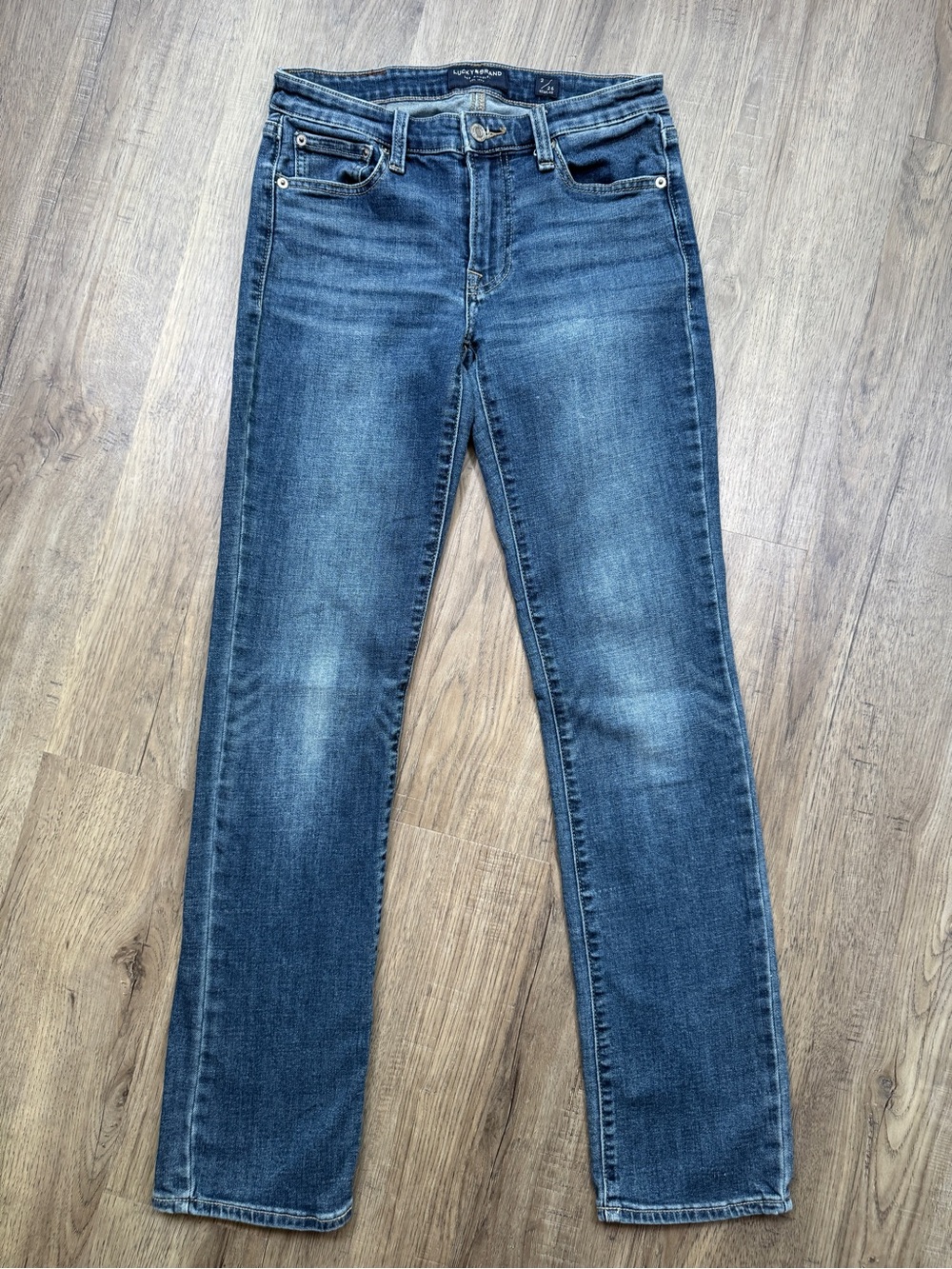 Lucky Brand Sweet Straight Mid-Rise Medium Wash Jeans - Size 2 / 26 Regular